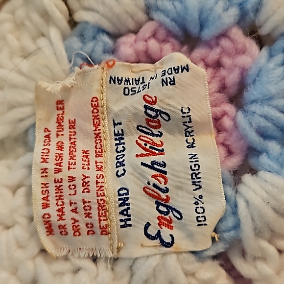 Vintage | Hand Crochet English Village Floral Detail Shawl Scarf Wrap - Picture 7 of 7